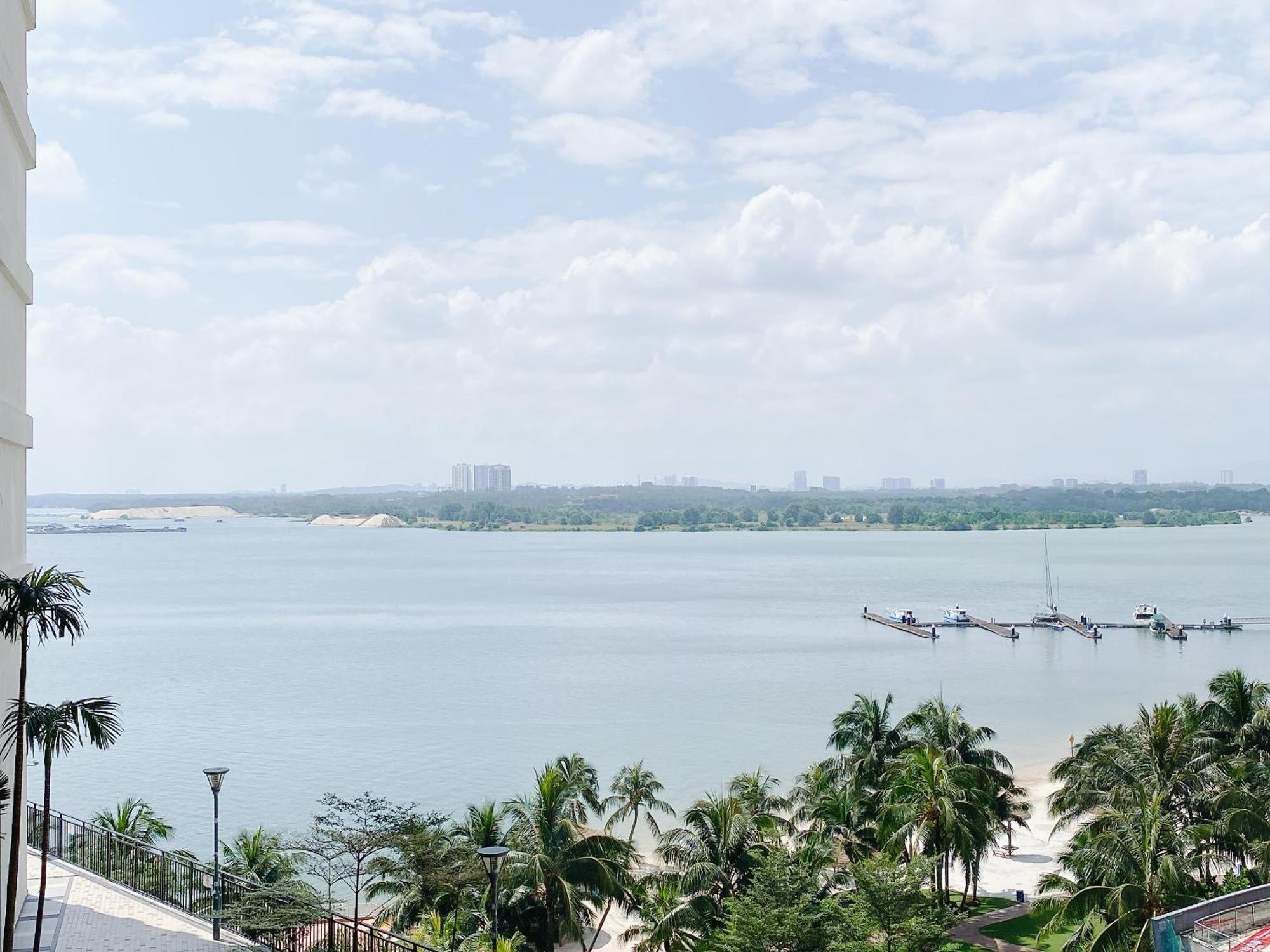 شقة Seafront Country Garden Danga Bay By Lions Bay جوهر بهرو الغرفة الصورة
