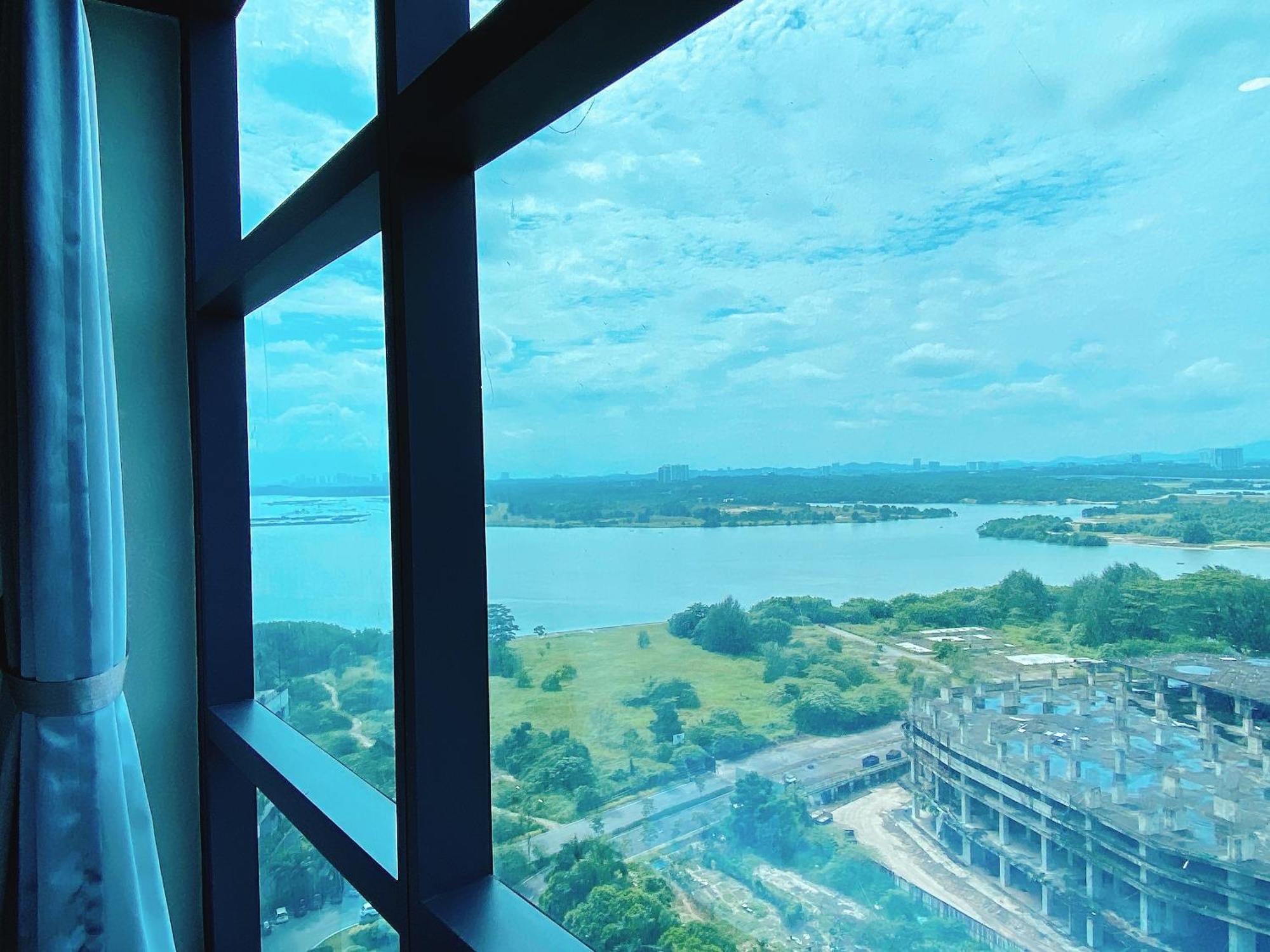شقة Seafront Country Garden Danga Bay By Lions Bay جوهر بهرو الغرفة الصورة