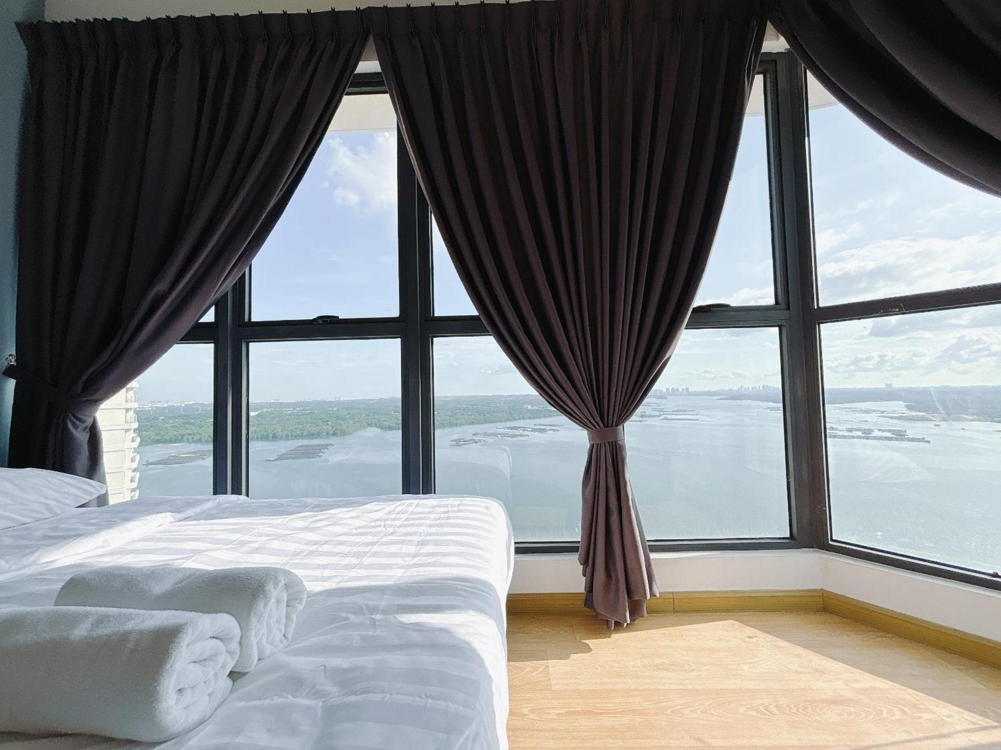 شقة Seafront Country Garden Danga Bay By Lions Bay جوهر بهرو الغرفة الصورة